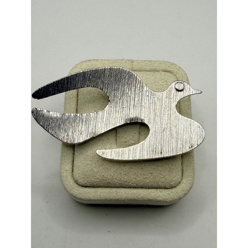Textured Silver Tone Bird Brooch Stylized Swallow Dove Pin 2 Inch